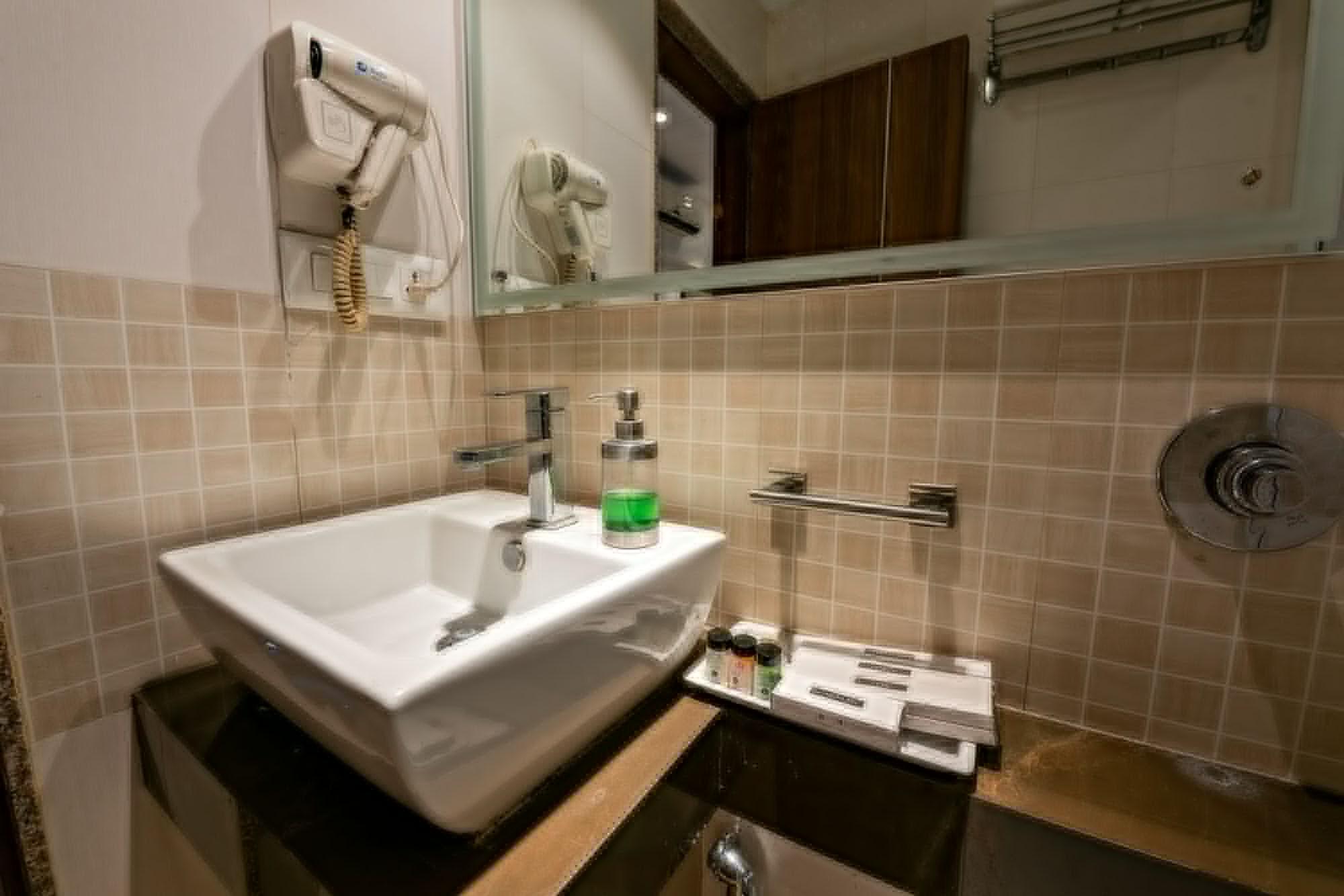 Treebo Trend Surya Nashik Hotel Ngoại thất bức ảnh