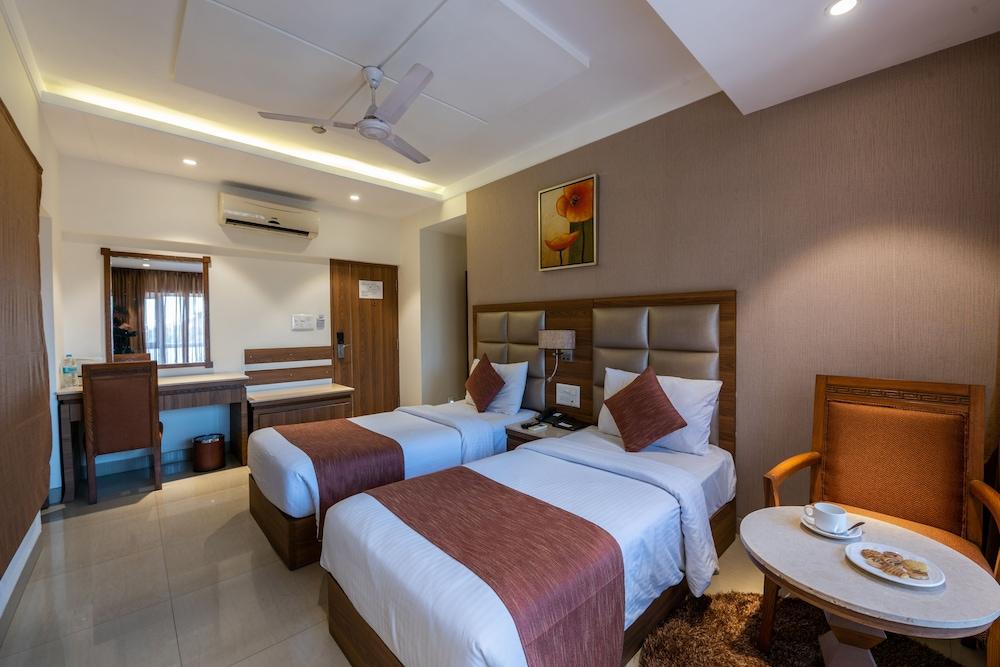 Treebo Trend Surya Nashik Hotel Ngoại thất bức ảnh