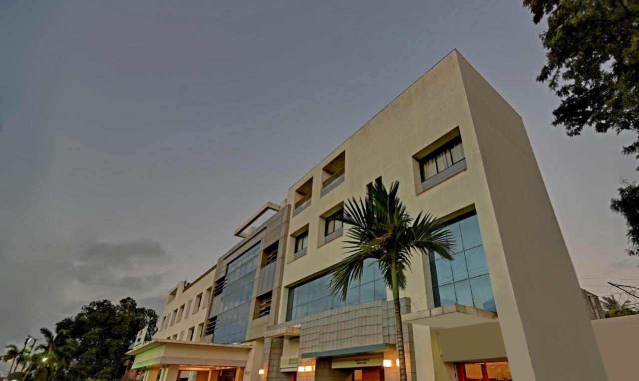 Treebo Trend Surya Nashik Hotel Ngoại thất bức ảnh